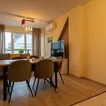 Apartment City View 2